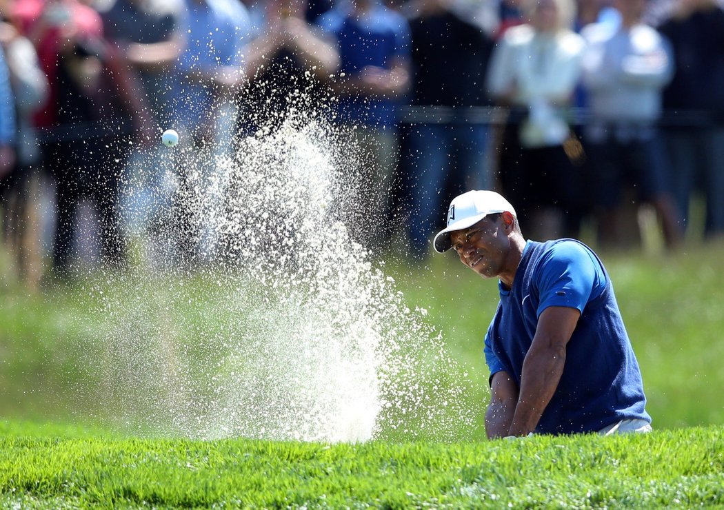 Tiger Woods ztrácí po prvním dni PGA Championship na vedoucího Brookse Koepku devět ran