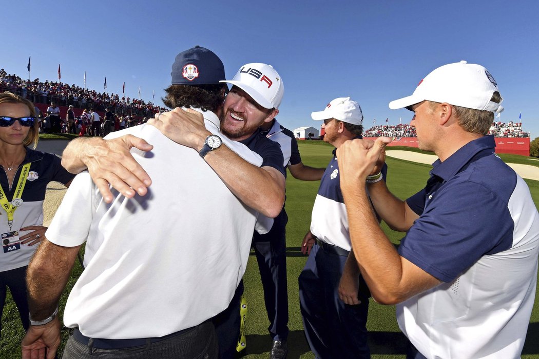 Američtí golfisté slaví triumf v Ryder Cupu