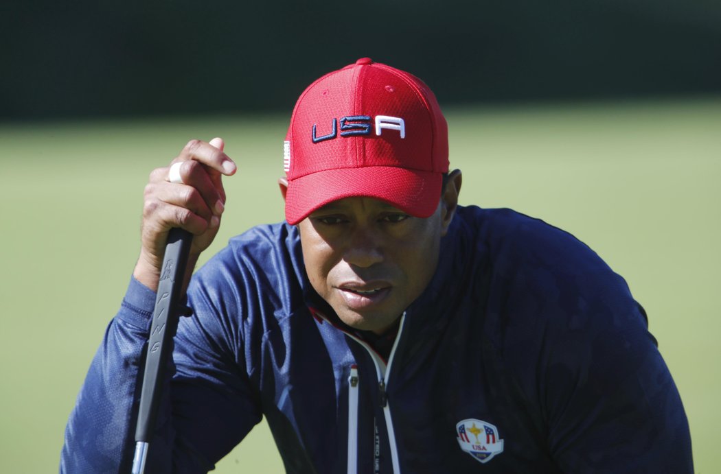 Tiger Woods prohrál dvakrát ve dvojici s Patrickem Reedem a jednou v páru s Brysonem Dechambeauem. Ve dvouhře pak nestačil na Španěla Jona Rahma.