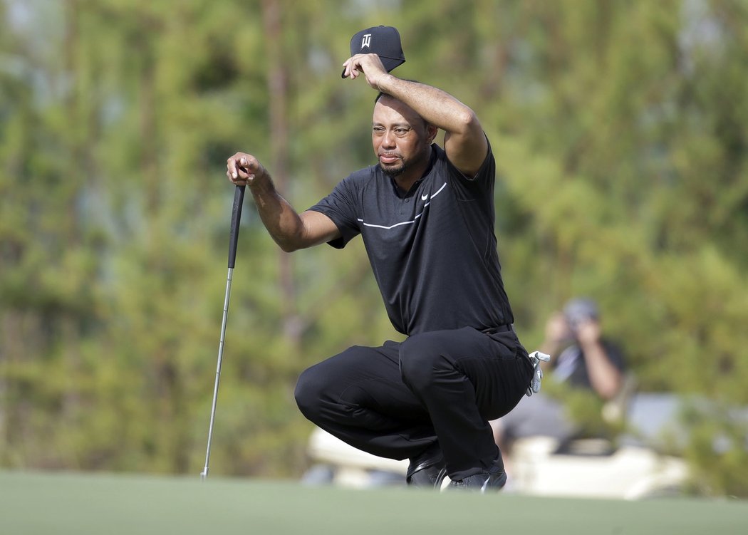 Tiger Woods při svém návratu ke golfu na Hero World Challenge na Bahamách