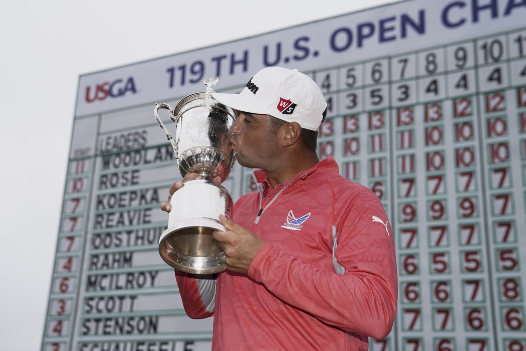 Americký golfista Gary Woodland ukončil dvouleté panování Brookse Koepky na US Open a po triumfu v Pebble Beach se radoval z prvního titulu na majoru.