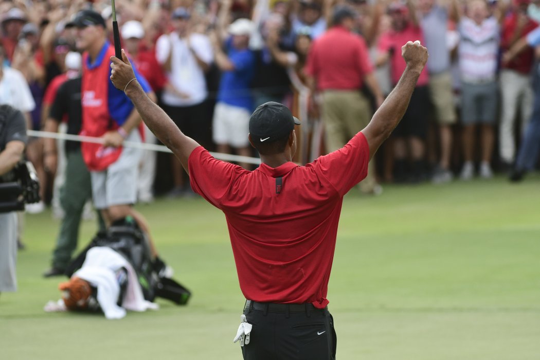 Bývalý první golfista světa Tiger Woods vyhrál Tour Championship v Atlantě, na PGA Tour se dočkal turnajového titulu poprvé po pěti letech a celkově po osmdesáté v kariéře.