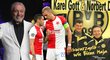 Slavia uctila Karla Gotta před duelem s Dortmundem hity i potleskem...