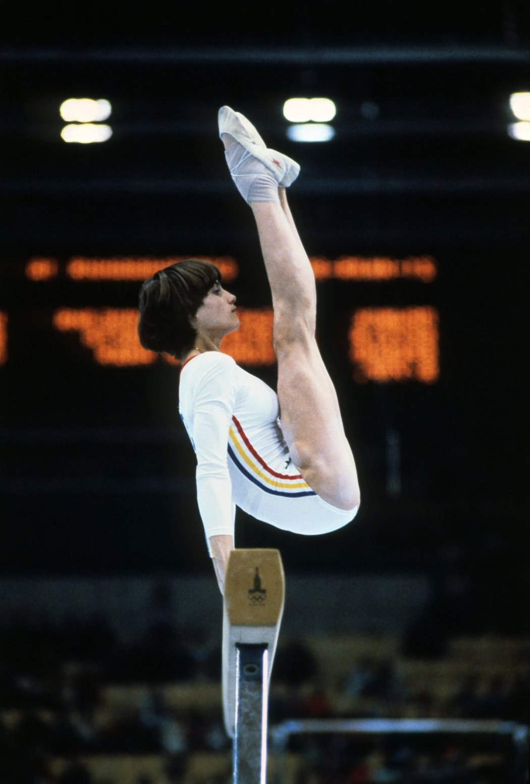 Legendární Nadia Comaneciová byla první gymnastkou, která dostala na olympiádě absolutní známku 10