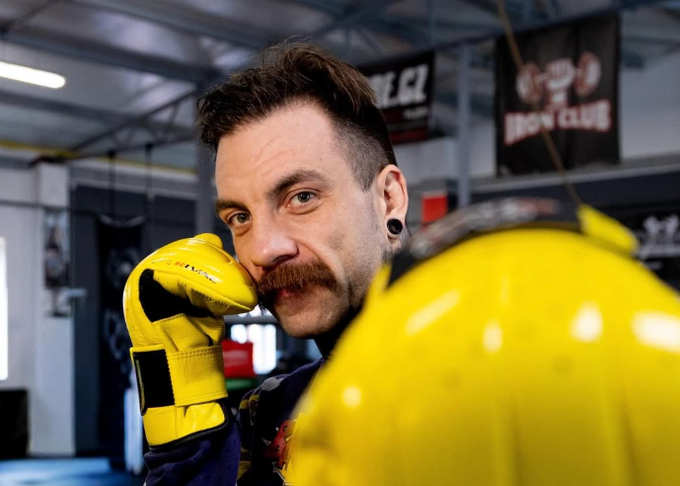 Šampion v boxu bez rukavic míří do Oktagonu. Reaguje na Muradova: Stačilo mi zavolat Šampion v boxu bez rukavic míří do Oktagonu. Reaguje na Muradova: Stačilo mi zavolat