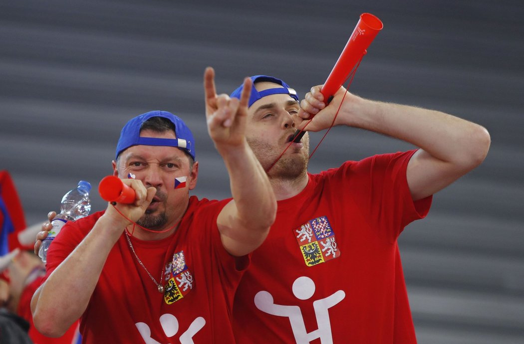 Čeští fanoušci před úvodním duelem ME házenkářů proti Španělsku
