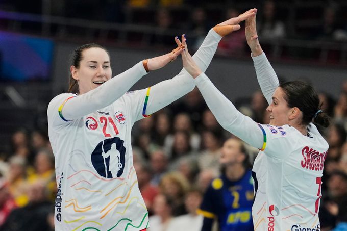 Debakl od olympijských vítězek. Házenkářky už bez šance na postup padly na MS s Norskem Debakl od olympijských vítězek. Házenkářky už bez šance na postup padly na MS s Norskem