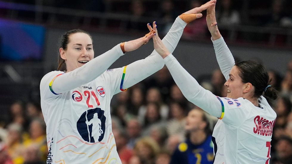 Norské házenkářky oslavují vítězství na mistrovství světa