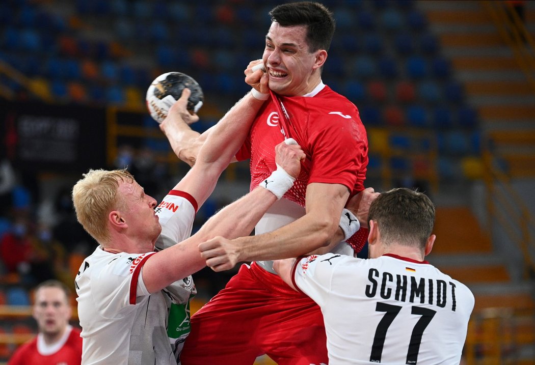 Zápas Polska s Německem na MS v házené v Egyptě skončil remízou 23:23