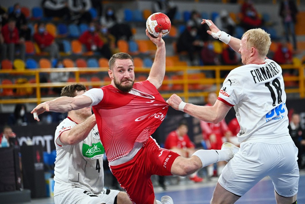 Zápas Polska s Německem na MS v házené v Egyptě skončil remízou 23:23