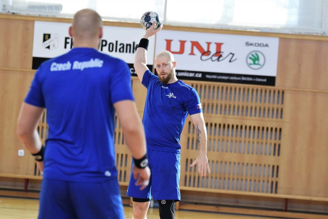 Čeští házenkáři trénují před odjezdem na mistrovství Evropy v Polance nad Odrou