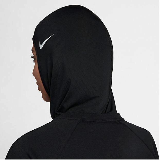 Firma Nike uvedla první sportovní dres s hidžábem