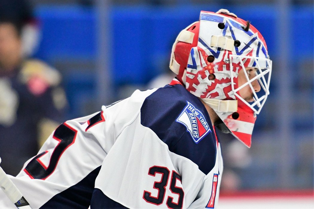Slovenský reprezentační brankář Adam Húska odchytal za Rangers jeden zápas, teď volí cestu KHL