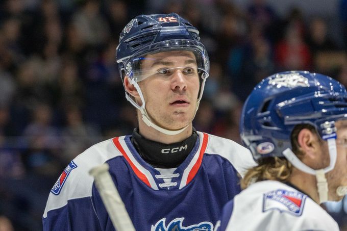 NHL ONLINE: Chmelař debutuje proti Detroitu. Klapka hostí Chicago, v akci i Rittich NHL ONLINE: Chmelař debutuje proti Detroitu. Klapka hostí Chicago, v akci i Rittich