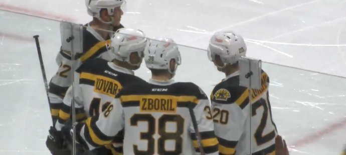 Jan Kovář se trefil při svém debutu v AHL v dresu Providence, navíc proti farmě New York Islanders