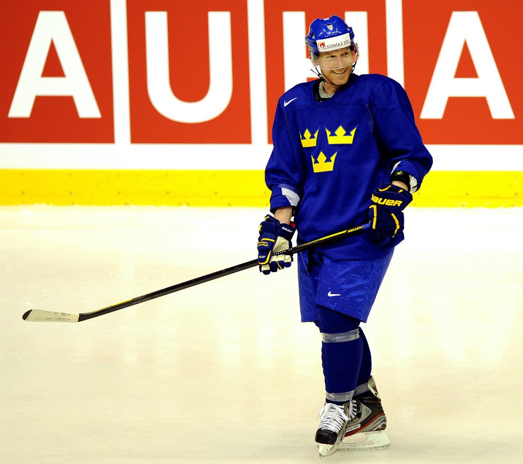 Daniel Alfredsson reprezentoval Švédsko na pěti olympijských hrách, sedmi mistrovstvích světa a dvou Světových pohárech
