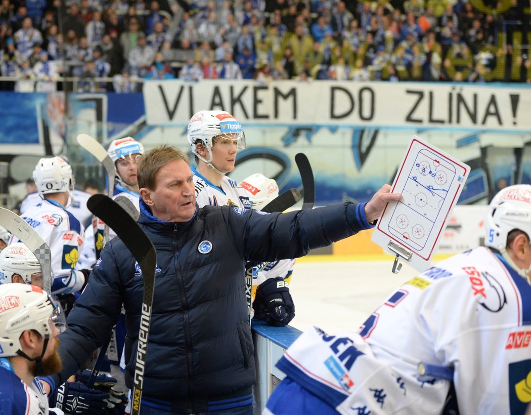 Alois Hadamczik na střídačce Komety