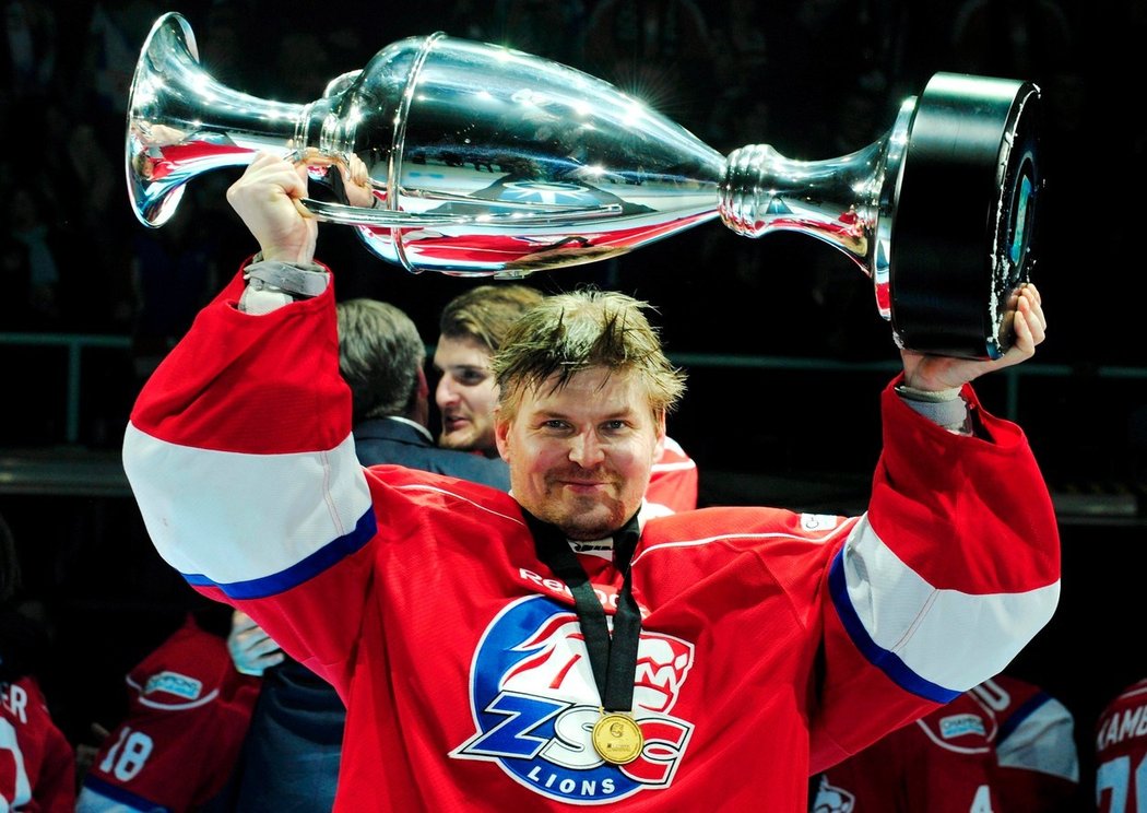 V roce 2009 vyhrál se švýcarským Curychem i tehdejší podobu hokejové Ligy mistrů