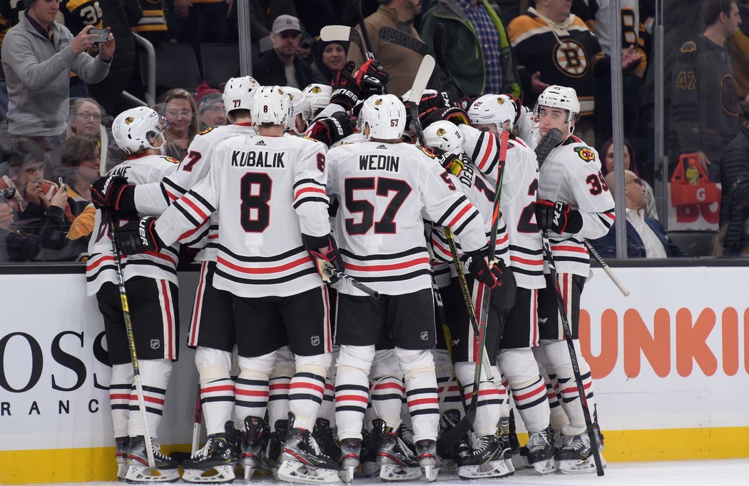Hokejisté Chicaga ukončili osmizápasovou vítěznou sérii Bostonu.