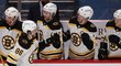 Český útočník Bostonu Bruins David Pastrňák slaví jednun z branek proti Philadelphii, proti které nastřílel hattrick