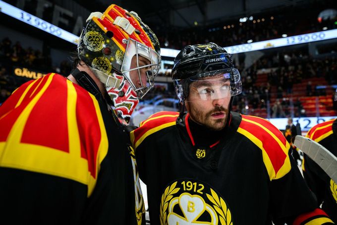 Ve Švédsku se strachují o Kempného. Trenér: Nevím, o co jde. Bude Čech v pořádku? Ve Švédsku se strachují o Kempného. Trenér: Nevím, o co jde. Bude Čech v pořádku?