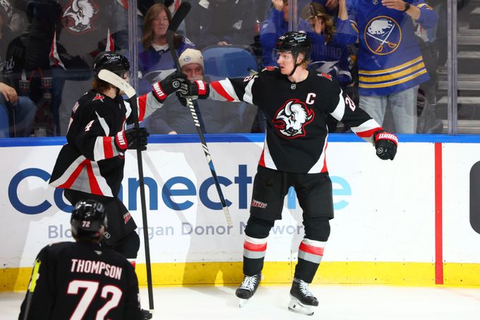 Jízda Buffala! Do play off míří po 15 letech. Jsem šťastný za celé město, září kapitán Jízda Buffala! Do play off míří po 15 letech. Jsem šťastný za celé město, září kapitán