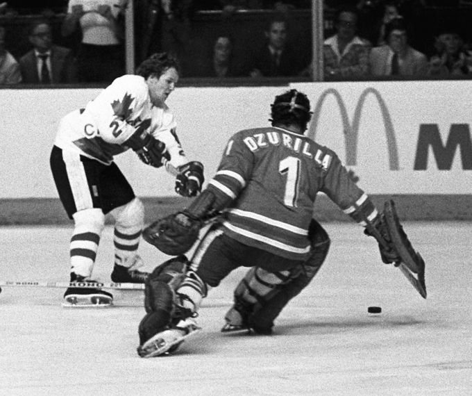 Výměna dresů i šok v Montrealu. Před 50 lety začal legendární Canada Cup Výměna dresů i šok v Montrealu. Před 50 lety začal legendární Canada Cup
