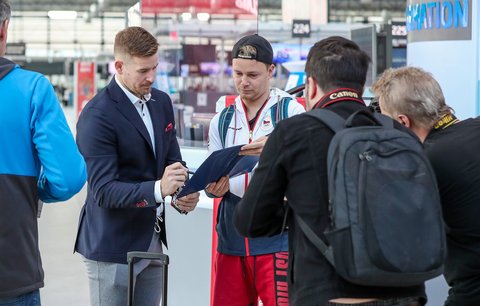 Roman Červenka při odletu do Finska