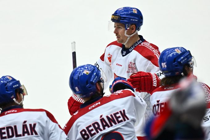 ONLINE: Česko - Finsko 1:0. Skvělá teč Červenky posílá domácí do vedení ONLINE: Česko - Finsko 1:0. Skvělá teč Červenky posílá domácí do vedení