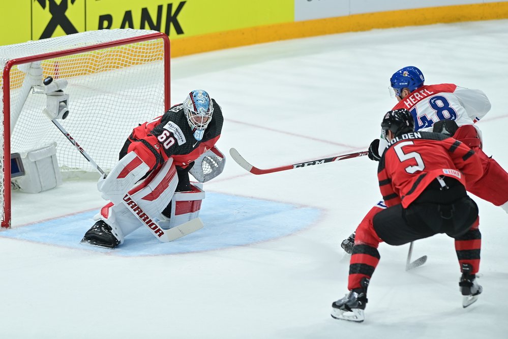 První třetina vyrovnaného semifinále Česko - Kanada