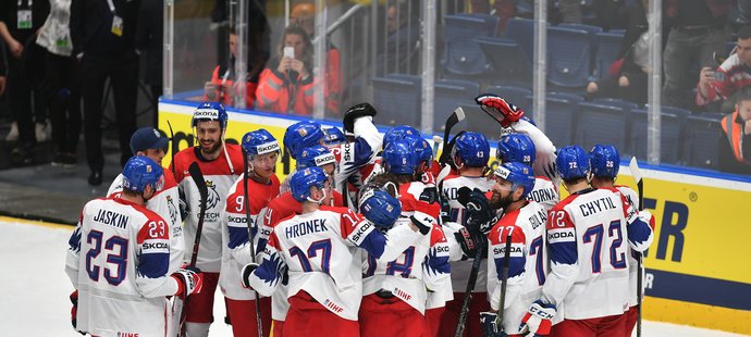 Čeští hokejisté porazili ve čtvrtfinále světového šampionátu v Bratislavě Německo 5:1 a po čtyřech letech postoupili do závěrečných zápasů o medaile.