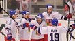Čeští hokejisté se radují z gólu Petra Kodýtka