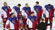 Čeští hokejisté při focení na šampionátu v Minsku