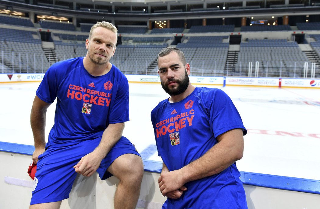 Čeští hokejoví reprezentanté Milan Michálek a Roman Polák