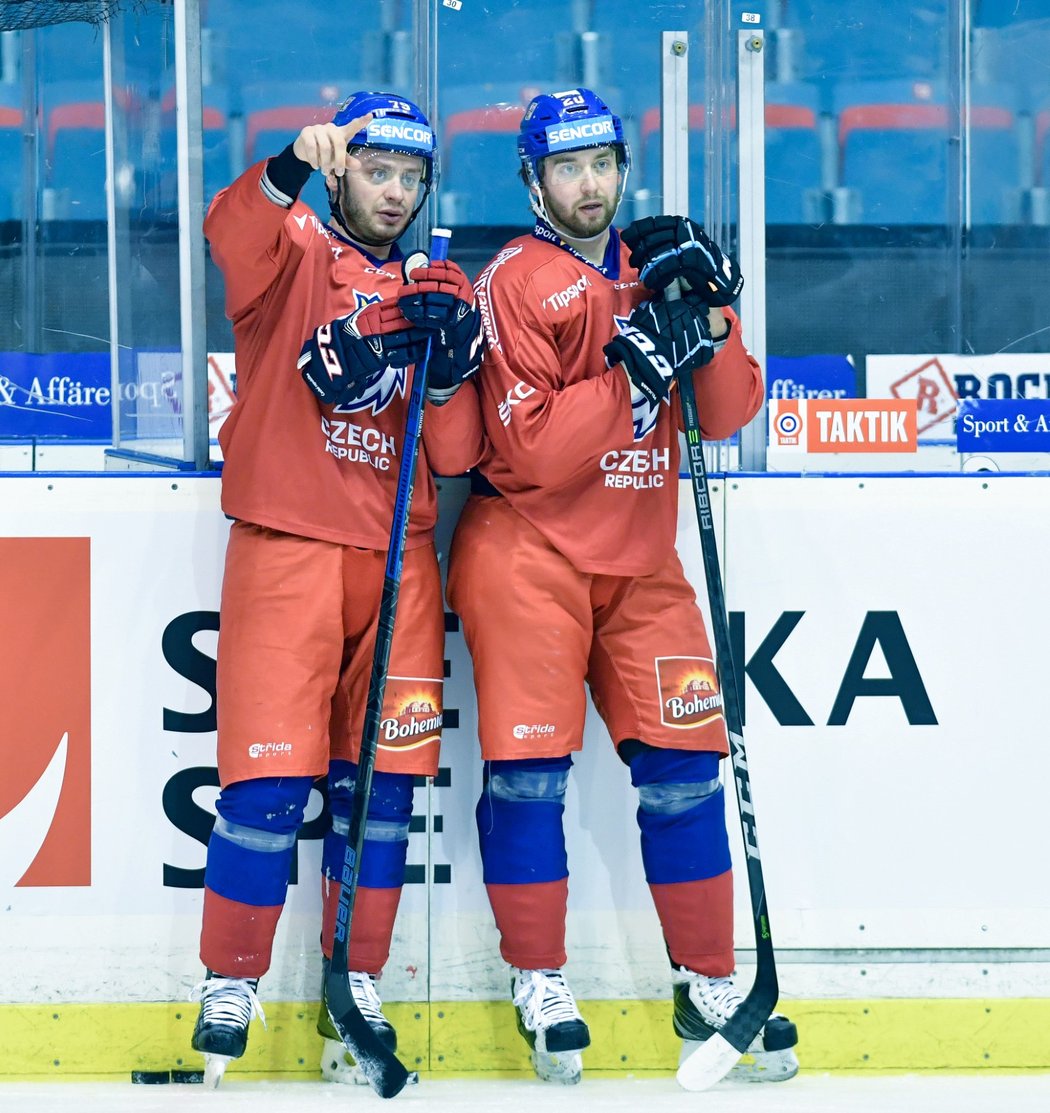 Tomáš Zohorna spolu s bratrem Hynkem Zohornou na tréninku české hokejové reprezentace