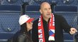 Bývalý fotbalový útočník národního týmu Jan Koller fandil českým hokejistům.