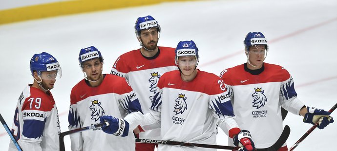 Čeští hokejisté na mistrovství světa na Slovensku po dvou výhrách poprvé ztratili body, Rusku podlehli 0:3.