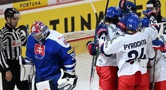 ONLINE: Slovensko - Česko 0:1. Devět mužů odpočívá. Špaček nádherně pálil