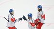Čeští hokejisté se radují z gólu Jana Kováře proti Švédsku