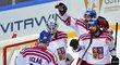 Čeští hokejisté děkují za výborný výkon Pavlu Francouzovi