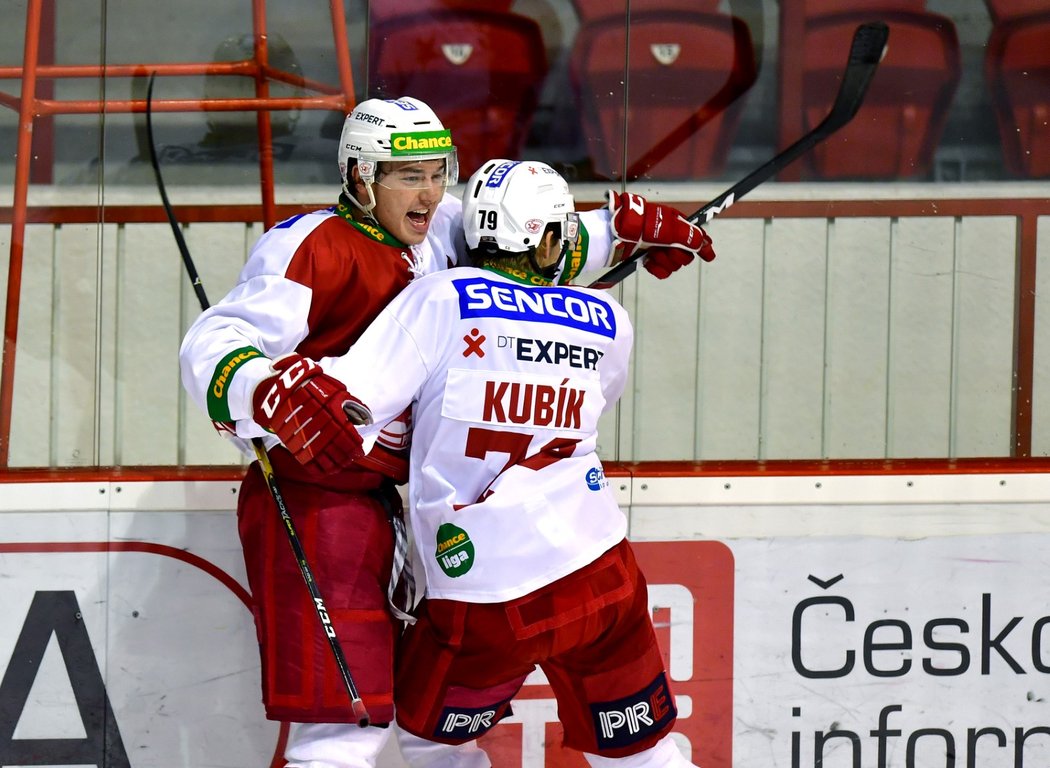 Hokejisté Slavie otočili dohrávku 17. kola proti Benátkám nad Jizerou a vyhráli 3:2