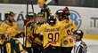 Jihlavští hokejisté se radují z gólu v prvním finálovém utkání Chance ligy
