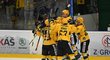 Vsetínští hokejisté se radují z vítězství v prvním duelu finále Chance ligy proti Zlínu