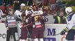 Jihlavští hokejisté se radují z gólu ve druhém semifinálovém utkání Chance ligy proti Kladnu