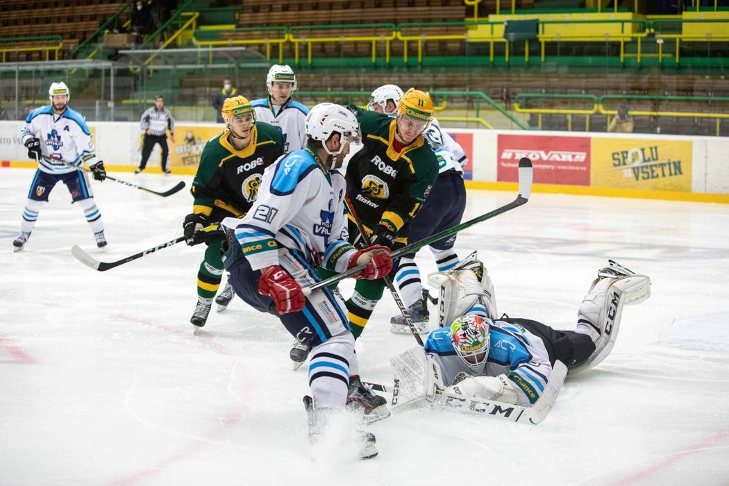 Hokejisté Vsetína zdolali Vrchlabí v druhém prodloužení šestého zápasu