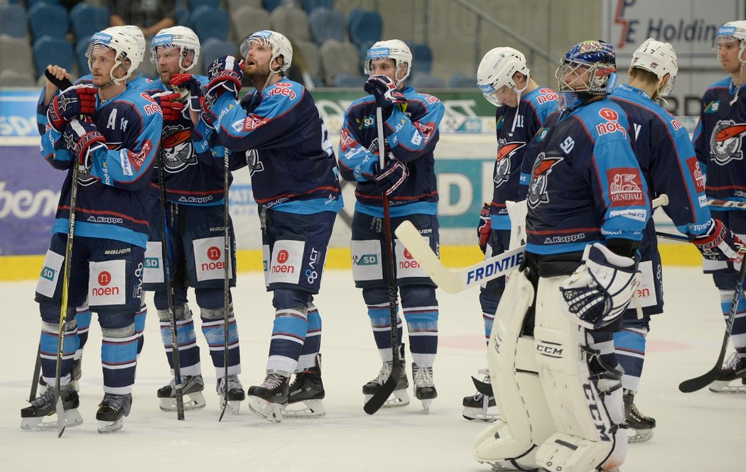 Podle informací deníku Sport hokejisté Chomutova už tři měsíce nedostali výplatu. Hráči momentálně řeší, jak budou v jednání s vedením pokračovat