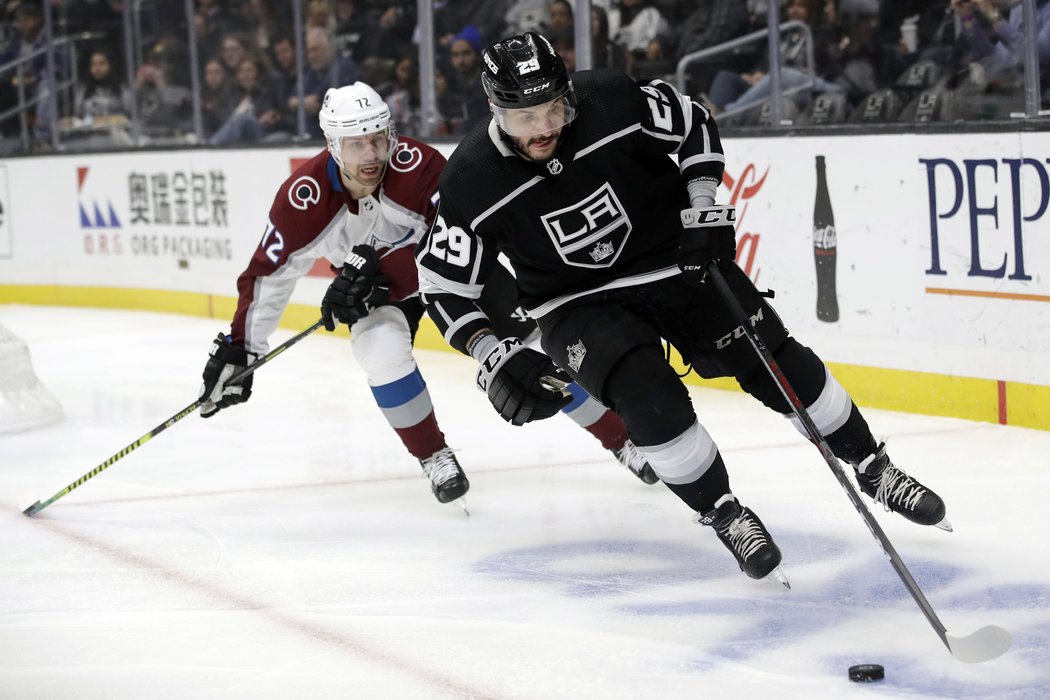 Martin Frk pomohl jednou asistencí k vítězství Los Angeles nad Coloradem 3:1 a připsal si sedmý bod v 16. utkání v této sezoně NHL.