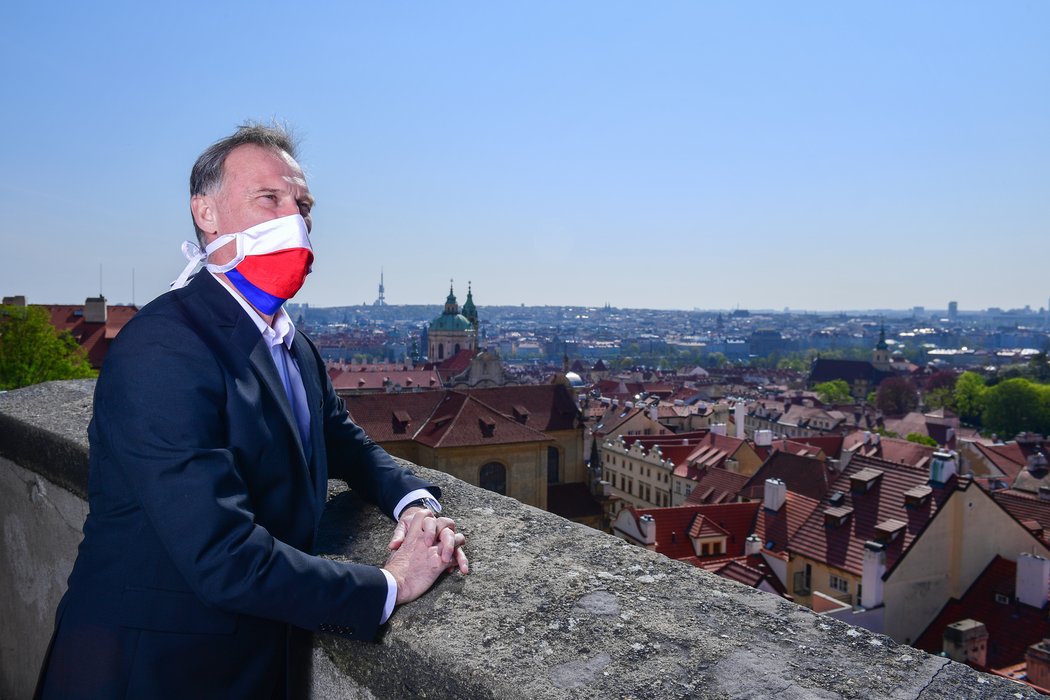 Dominik Hašek nad Prahou u sídla prezidentů prozradil, jak by on vykonával nejvyšší politickou funkci