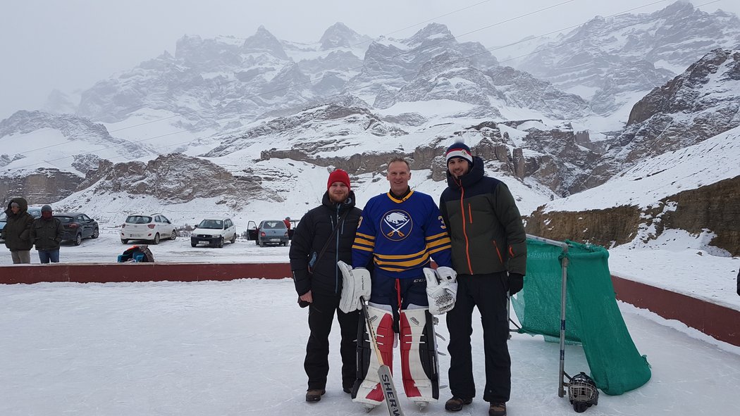 Dominik Hašek v Tibetu oblékl i hokejovou výstroj