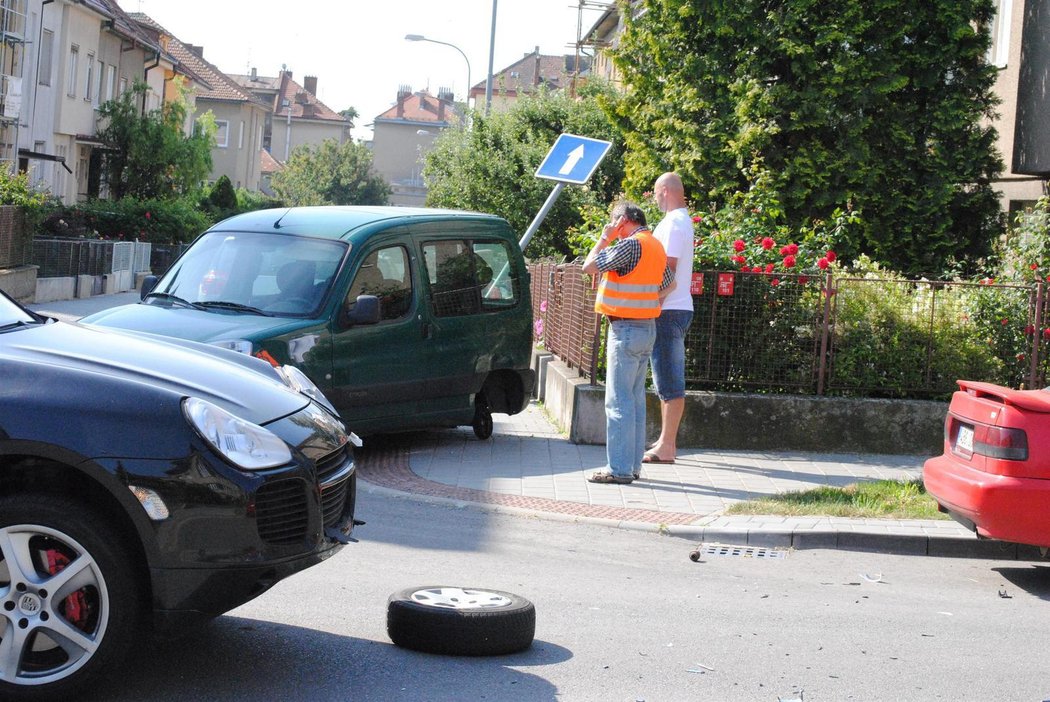 Jiří Dopita prožil nepříjemnou situaci - nedal přednost a naboural protijedoucí auto...